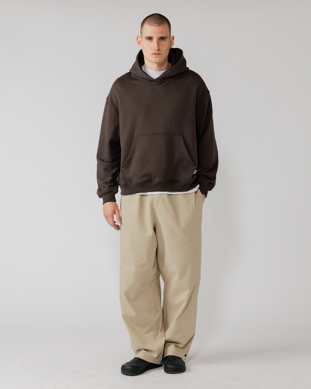 520 Organic Hoody - Chocolate Brown — men's full-body front styling