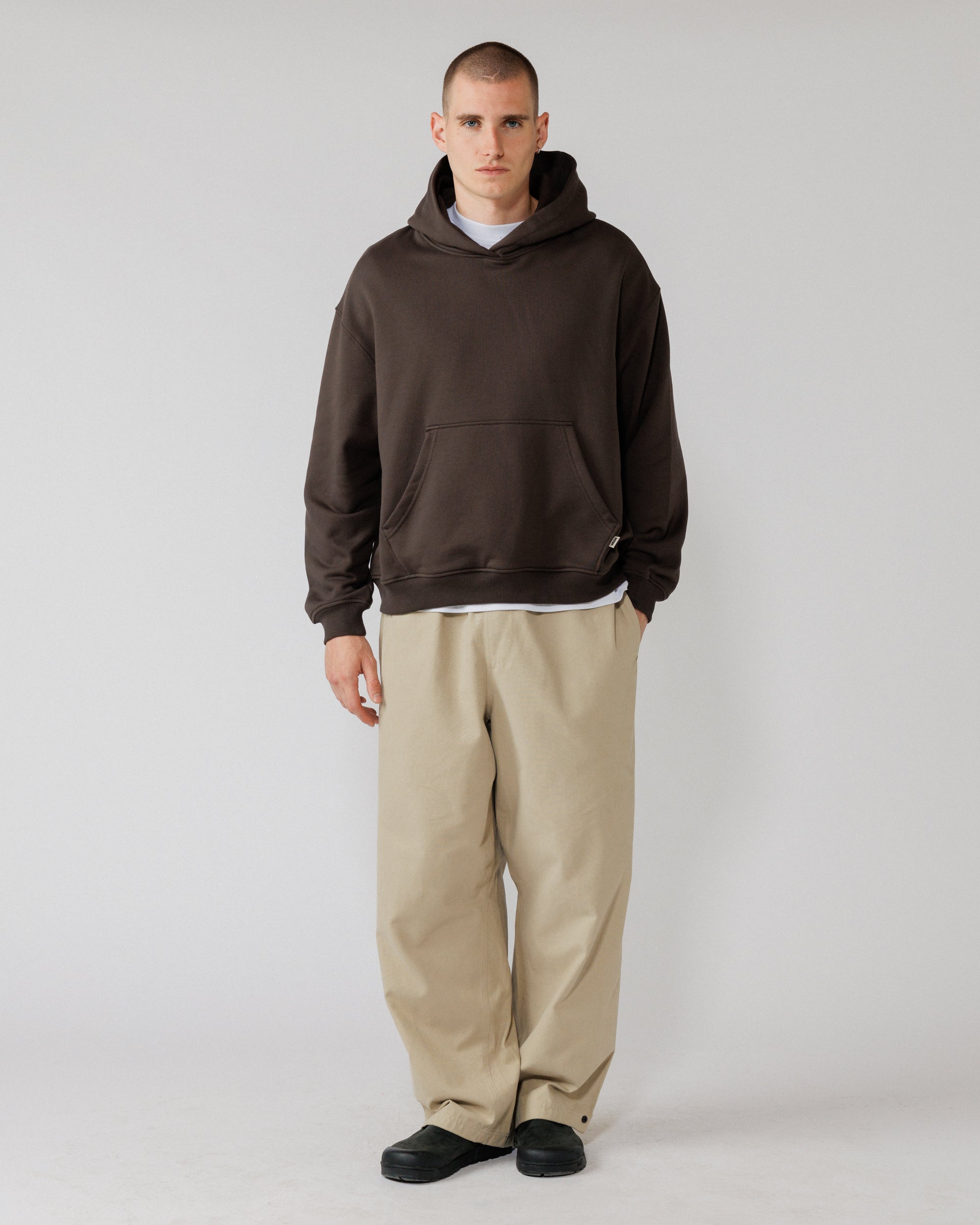 520 Organic Hoody - Chocolate Brown — men's full-body front styling