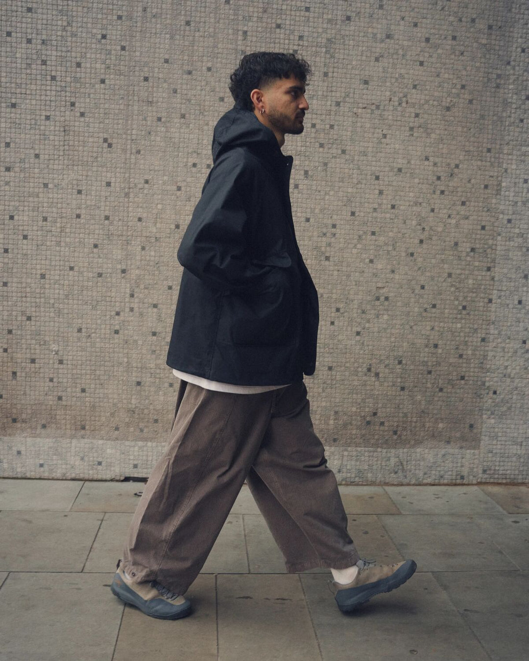 Roam Raglan Jacket - Black