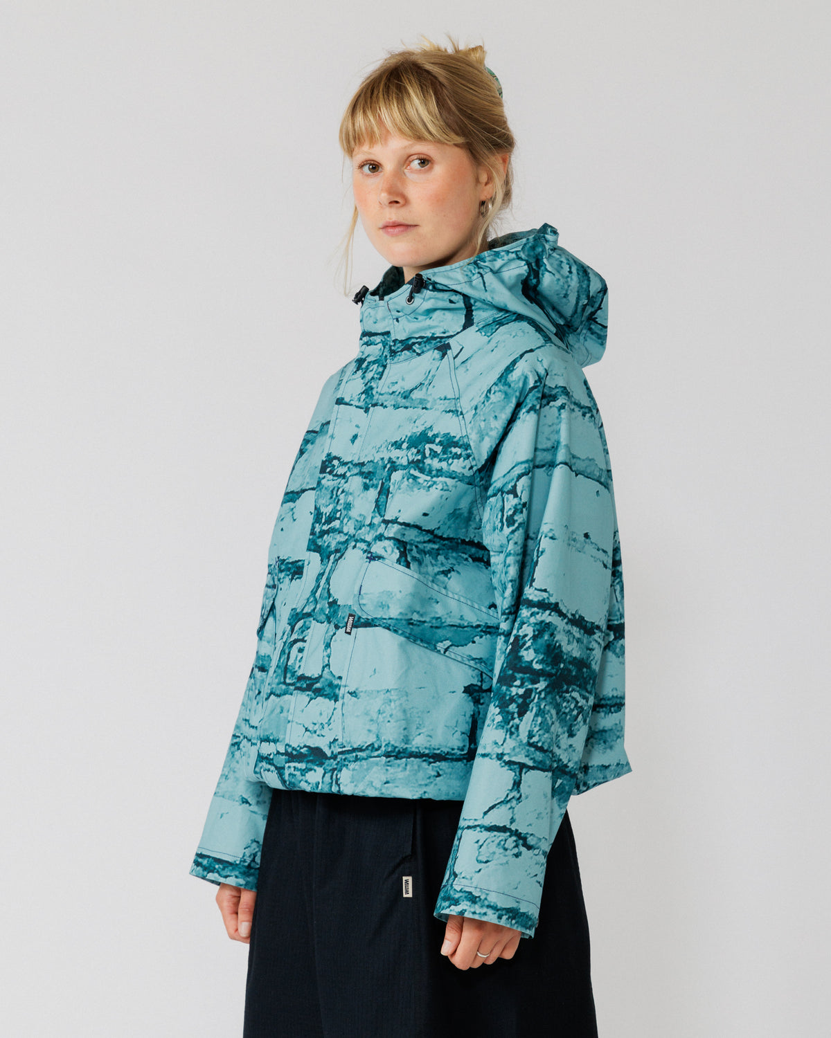Roam Raglan Jacket - Blue Brick Camo — 3/4 angle, fit and pockets